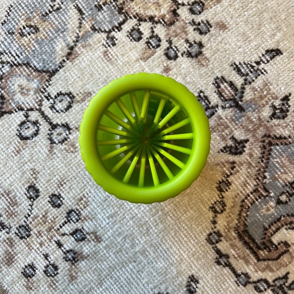 "Mudbuster" Dog Paw Cleaner - Picture 2 of 3